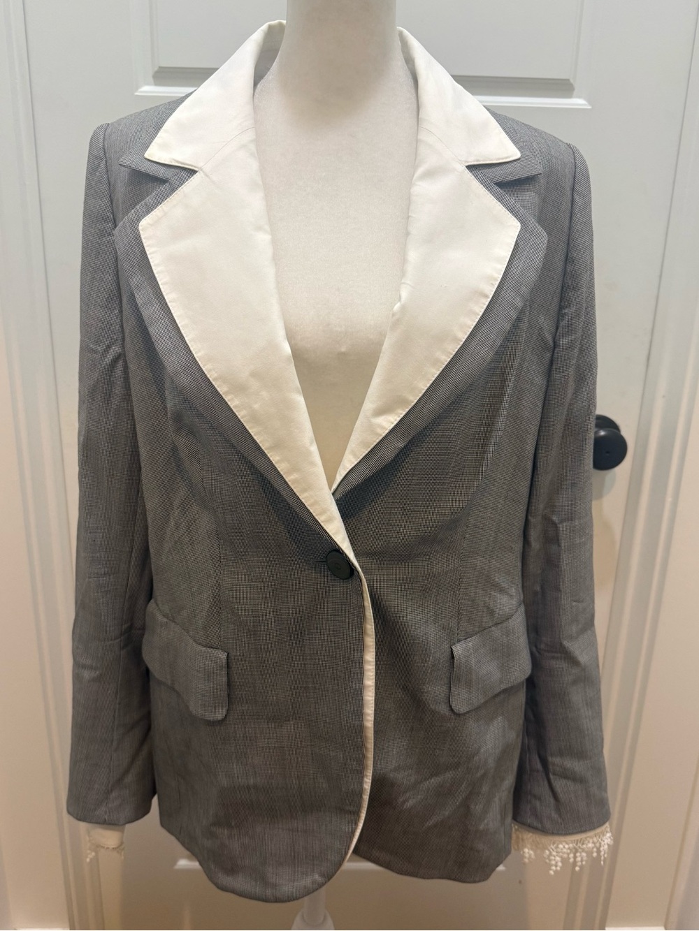 Escada. Vintage Black & White Checked Blazer w/Removable Poplin Collar/Cuff. XL.